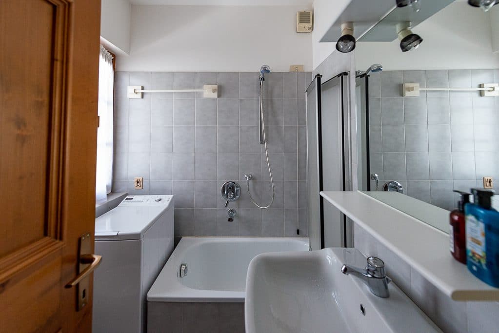 40 - Camera matrimoniale, bagno