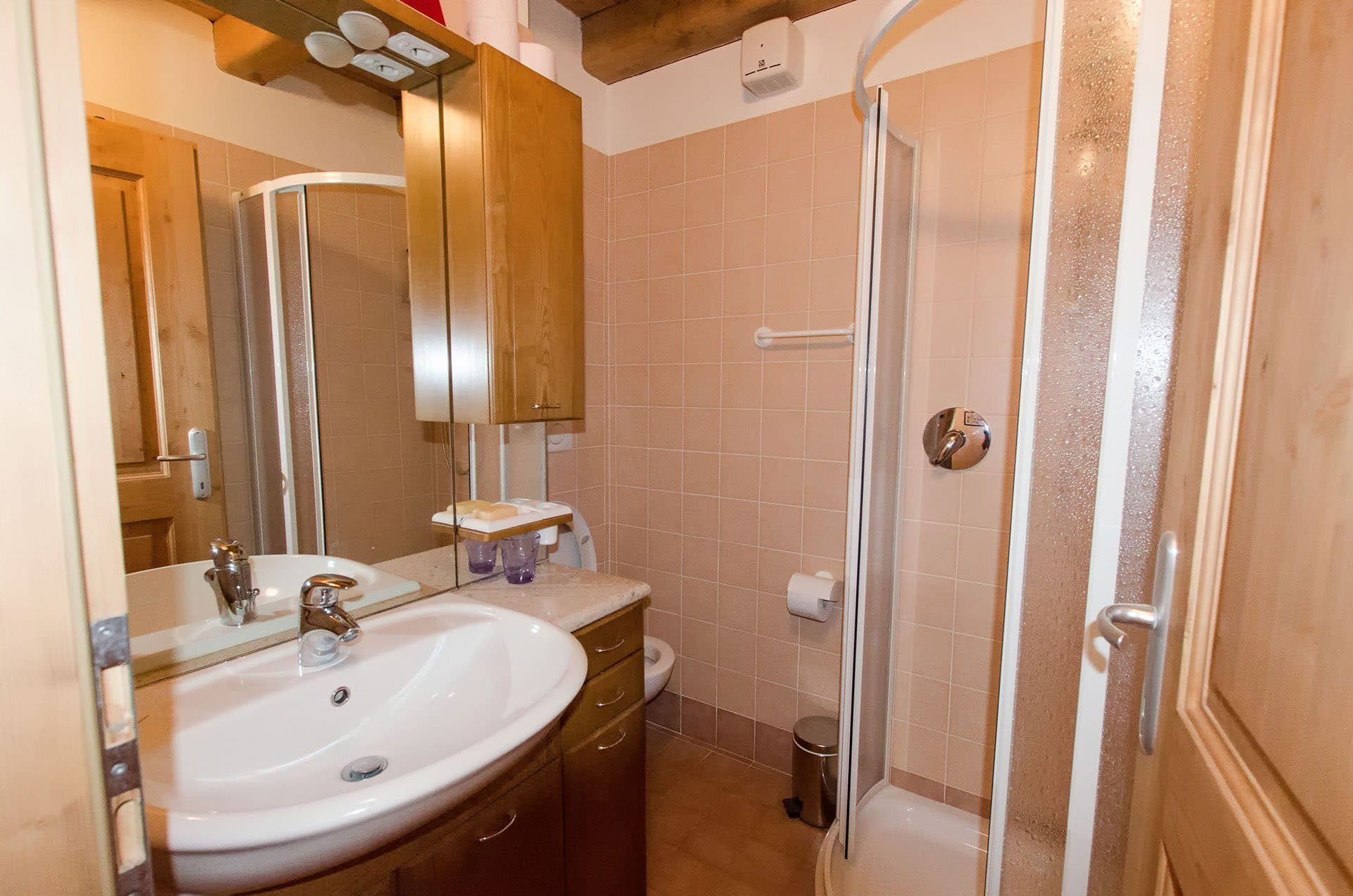 Bagno 3 al piano inferiore